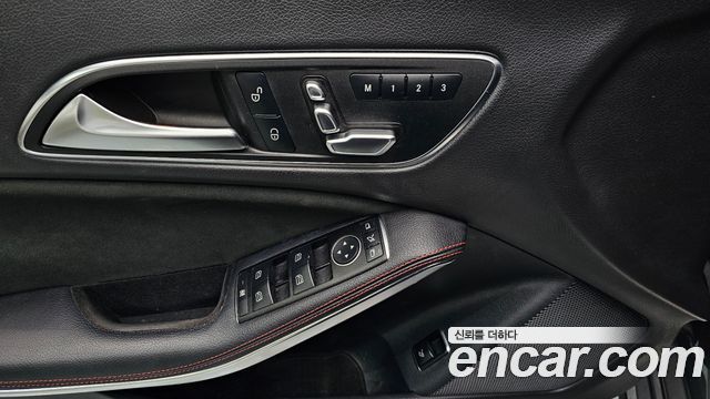 Mercedes-Benz CLA-Class CLA220 AMG Line