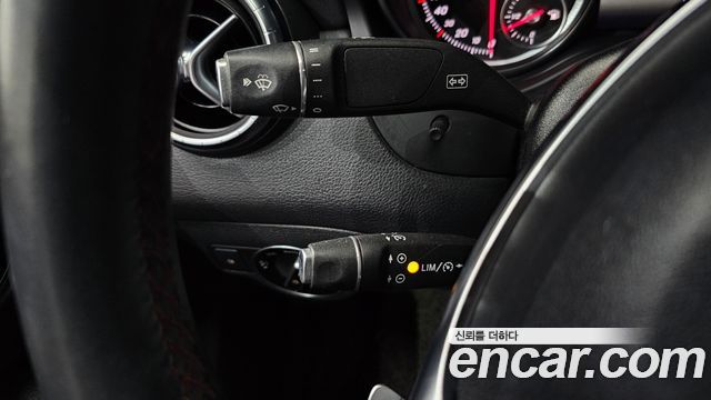 Mercedes-Benz CLA-Class CLA220 AMG Line