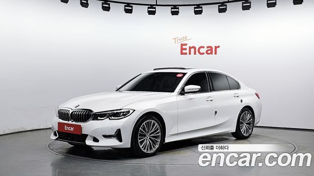 BMW 3-Series 320i Luxury