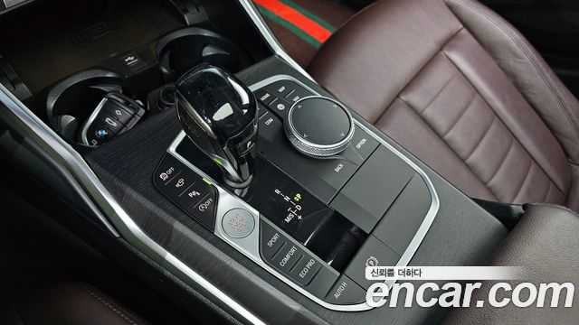 BMW 3-Series 320i Luxury