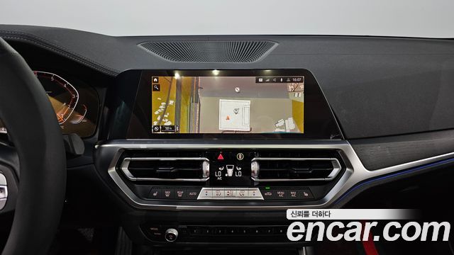 BMW 3-Series 320i Luxury