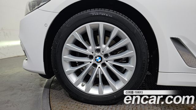 BMW 5-Series 520d Luxury Plus