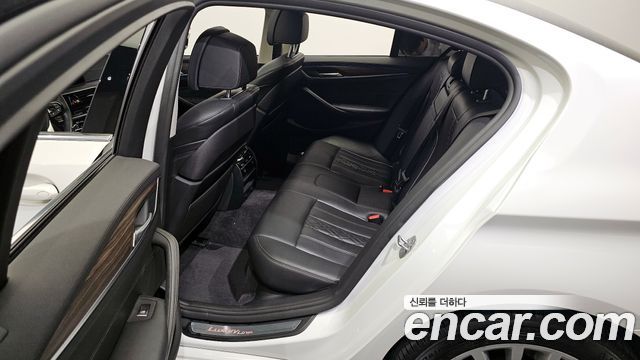 BMW 5-Series 520d Luxury Plus