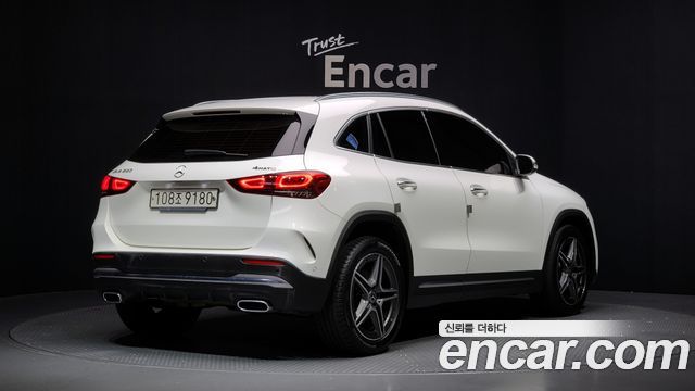 Mercedes-Benz GLA-Class GLA250 4MATIC