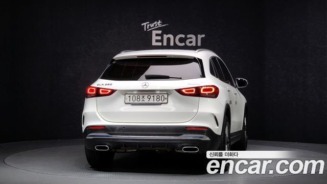 Mercedes-Benz GLA-Class GLA250 4MATIC