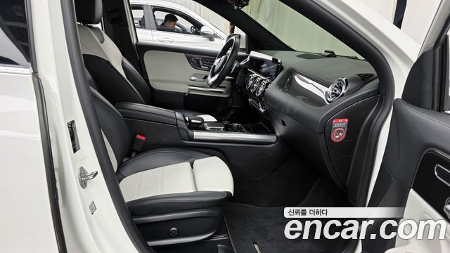 Mercedes-Benz GLA-Class GLA250 4MATIC