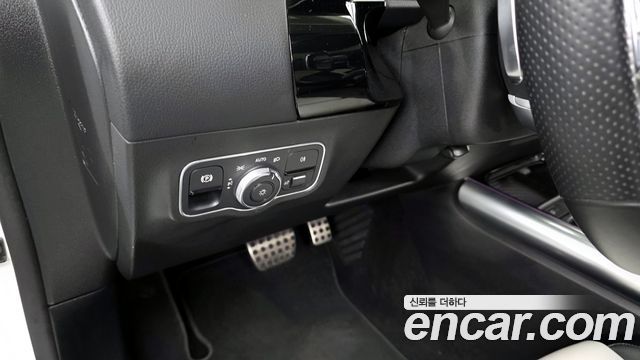 Mercedes-Benz GLA-Class GLA250 4MATIC
