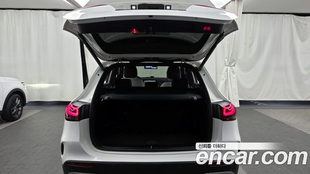 Mercedes-Benz GLA-Class GLA250 4MATIC