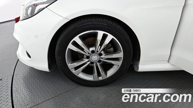 Mercedes-Benz E-Class E200 Coupe