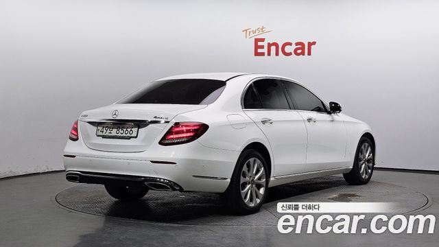 Mercedes-Benz E-Class E300 4MATIC Exclusive