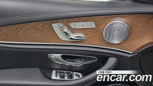 Mercedes-Benz E-Class E300 4MATIC Exclusive