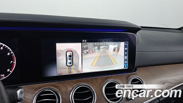 Mercedes-Benz E-Class E300 4MATIC Exclusive
