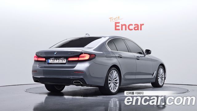 BMW 5-Series 530i xDrive Luxury