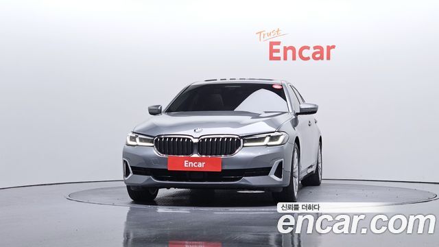 BMW 5-Series 530i xDrive Luxury