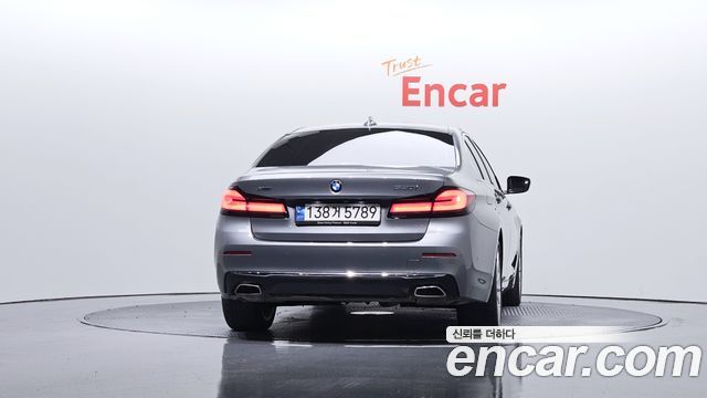 BMW 5-Series 530i xDrive Luxury