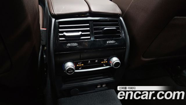 BMW 5-Series 530i xDrive Luxury