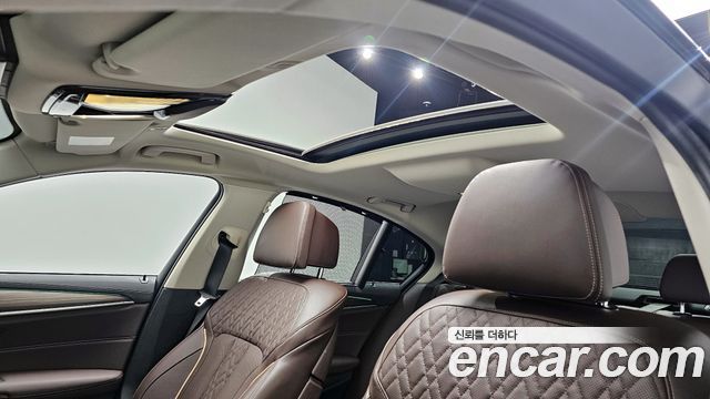 BMW 5-Series 530i xDrive Luxury