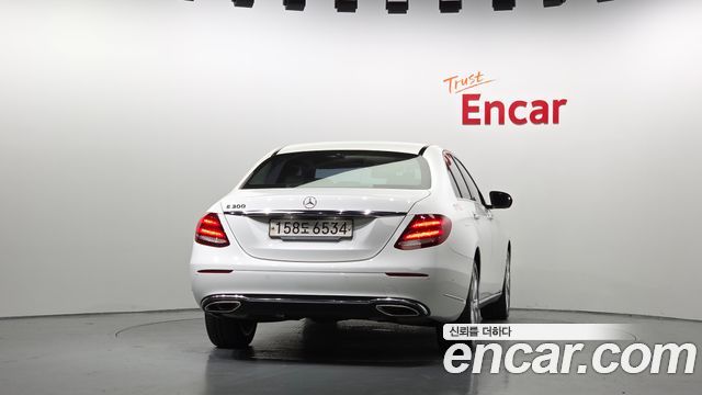 Mercedes-Benz E-Class E300 Exclusive