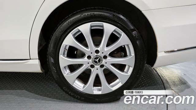 Mercedes-Benz E-Class E300 Exclusive