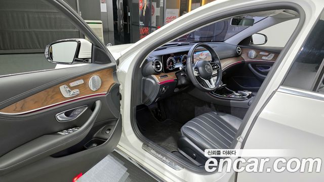 Mercedes-Benz E-Class E300 Exclusive