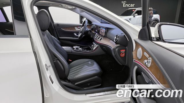 Mercedes-Benz E-Class E300 Exclusive