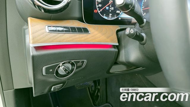 Mercedes-Benz E-Class E300 Exclusive