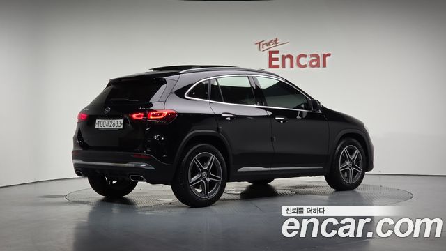 Mercedes-Benz GLA-Class GLA250 4MATIC