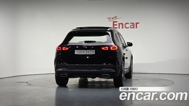 Mercedes-Benz GLA-Class GLA250 4MATIC