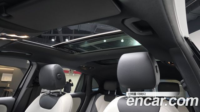 Mercedes-Benz GLA-Class GLA250 4MATIC
