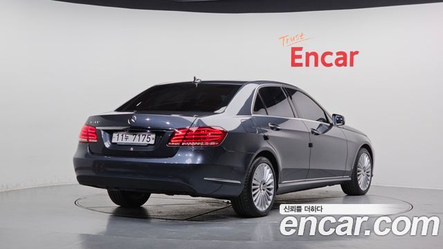 Mercedes-Benz E-Class E300 Elegance