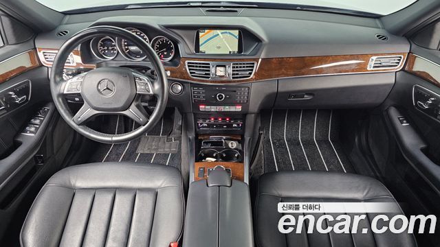 Mercedes-Benz E-Class E300 Elegance