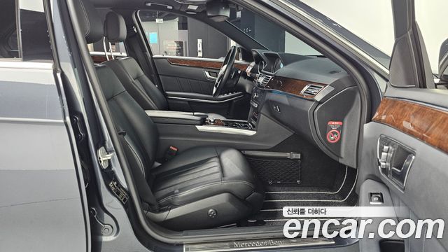 Mercedes-Benz E-Class E300 Elegance