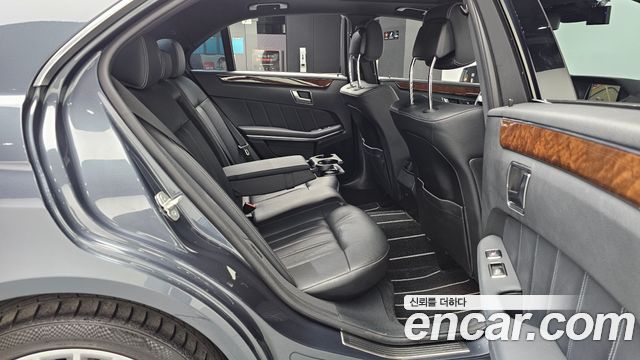 Mercedes-Benz E-Class E300 Elegance