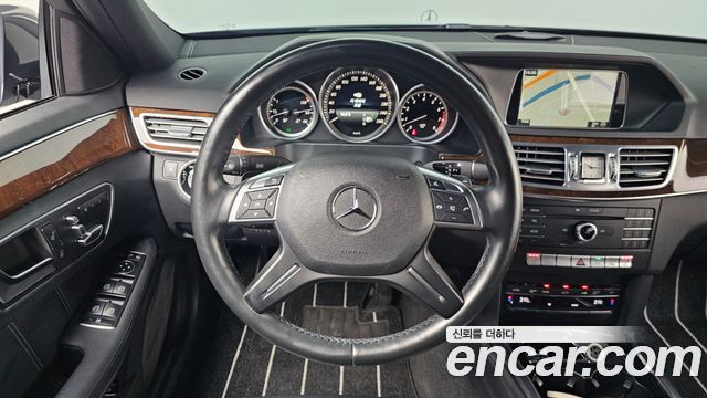 Mercedes-Benz E-Class E300 Elegance