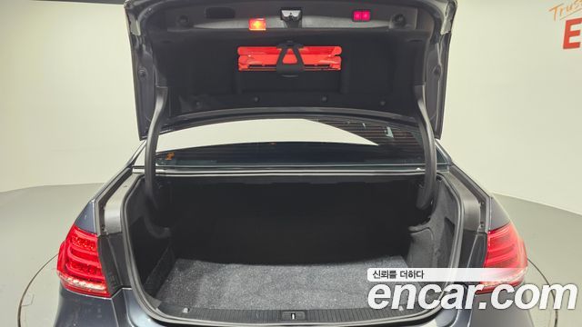 Mercedes-Benz E-Class E300 Elegance