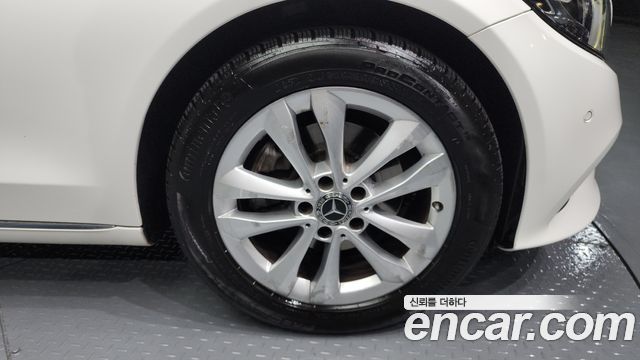 Mercedes-Benz C-Class C200 Avantgarde