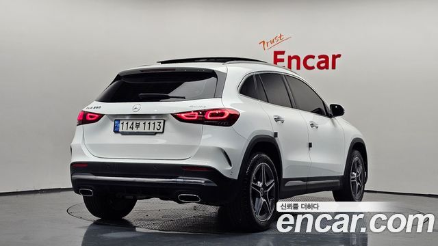 Mercedes-Benz GLA-Class GLA250 4MATIC