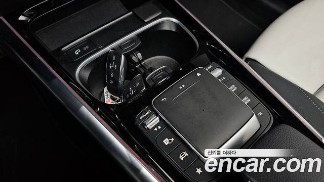 Mercedes-Benz GLA-Class GLA250 4MATIC