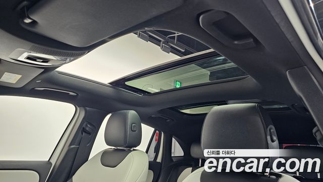 Mercedes-Benz GLA-Class GLA250 4MATIC