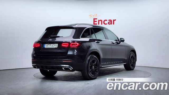 Mercedes-Benz GLC-Class GLC300e 4MATIC