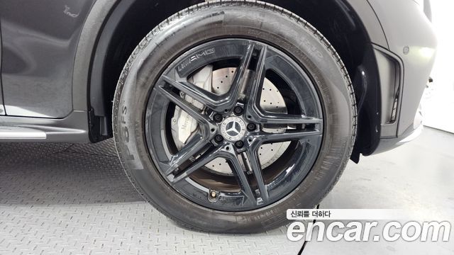 Mercedes-Benz GLC-Class GLC300e 4MATIC
