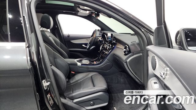 Mercedes-Benz GLC-Class GLC300e 4MATIC
