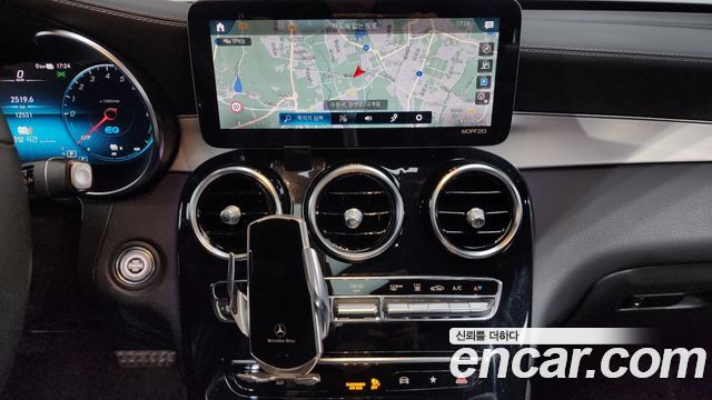 Mercedes-Benz GLC-Class GLC300e 4MATIC