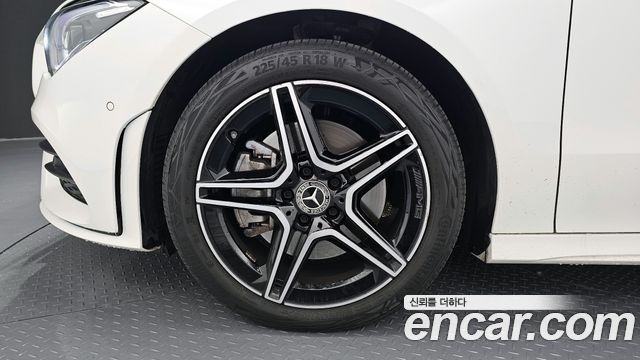 Mercedes-Benz CLA-Class CLA250 4MATIC