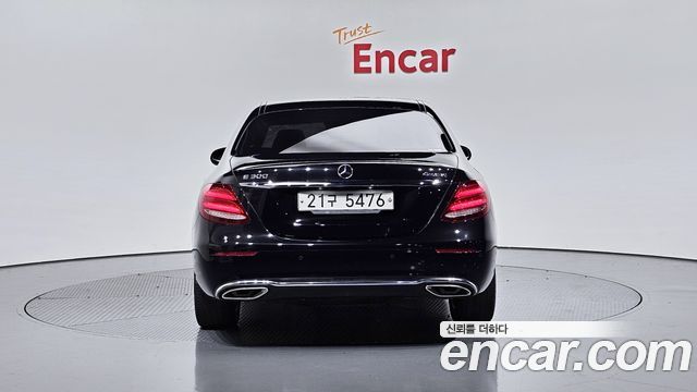 Mercedes-Benz E-Class E200 Avantgarde