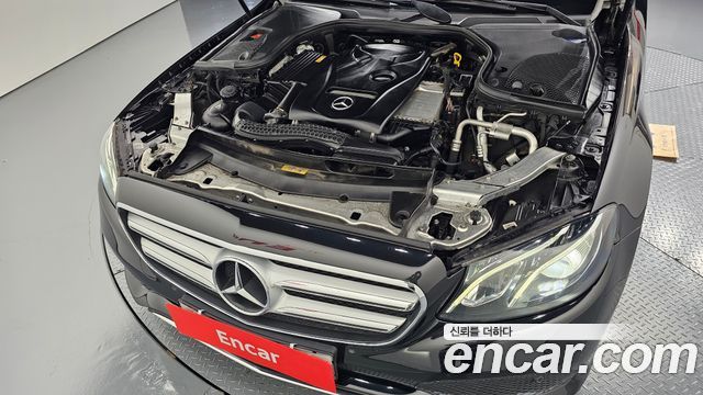 Mercedes-Benz E-Class E200 Avantgarde