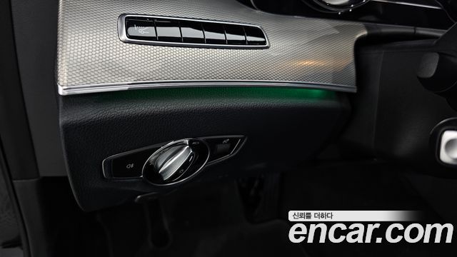Mercedes-Benz E-Class E200 Avantgarde