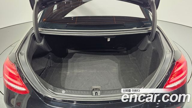 Mercedes-Benz E-Class E200 Avantgarde