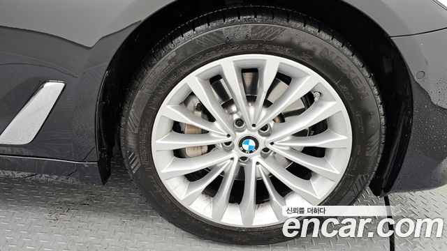 BMW 5-Series 530i Luxury Plus