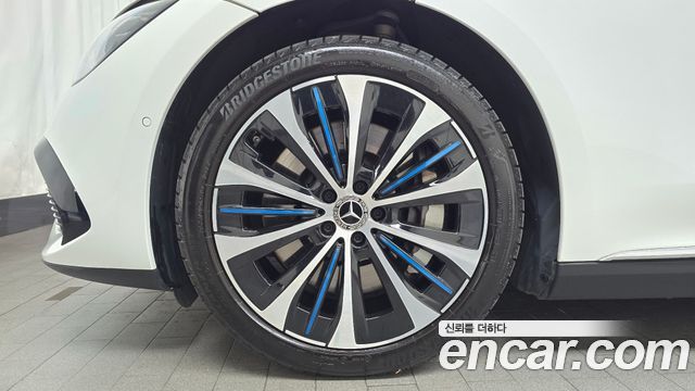 Mercedes-Benz EQE EQE350+